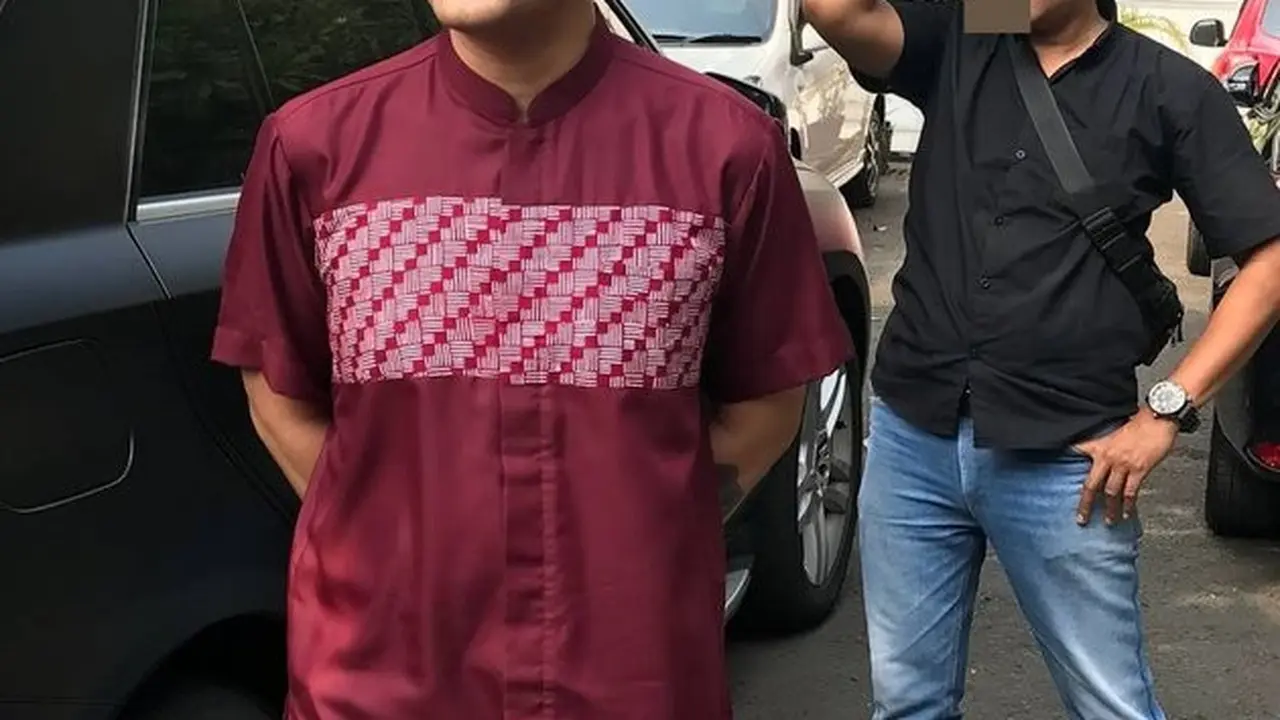 Ferry Irawan Jadi Mahasiswa Hukum