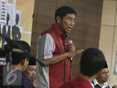 Wakil Ketua DPRD DKI Jakarta Abraham Lunggana atau biasa disapa Haji Lulung hadir dalam diskusi bertajuk 'Menuju Pilkada Cerdas dan Berintegritas' di Kampus Universitas Negeri Jakarta (UNJ), Kamis (14/4/2016). (Liputan6.com/Immanuel Antonius)