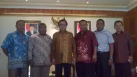Wakil Ketua MPR Oesman Sapta dan delegasi masyarakat Papua