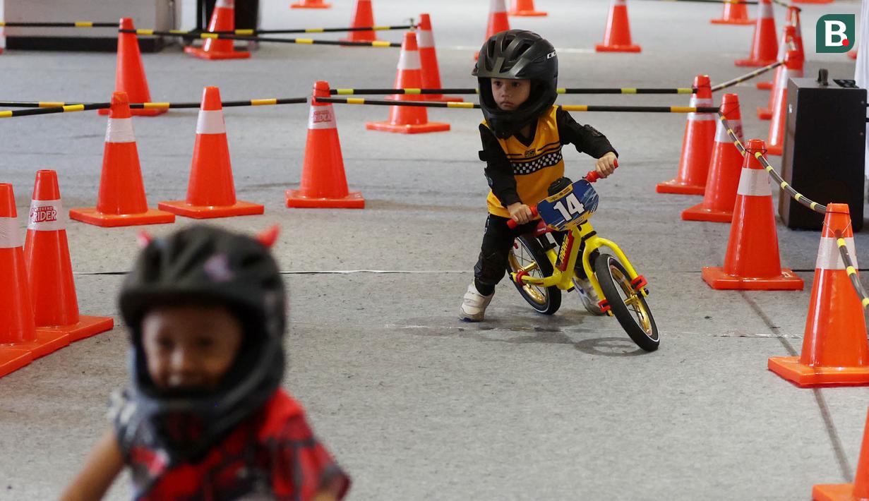 Kompetisi yang diikuti anak balita ini berlangsung sangat meriah. Jumlah peserta mencapai 150 anak. (Bola.com/M Iqbal Ichsan)