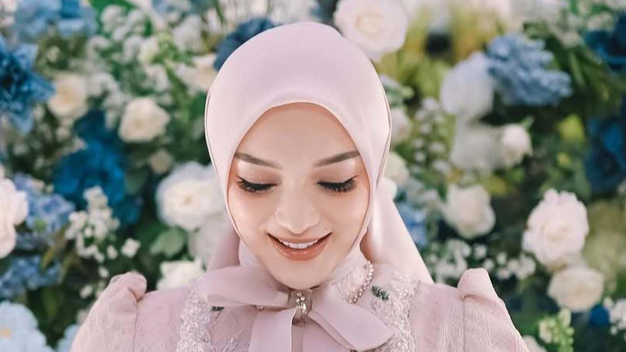 Potret Zaskia Gotik Gelar Tasyakuran 7 Bulan Kehamilan, Aura Bumil Cantik Terpancar Buat Terpana - Disebut Kayak Barbie