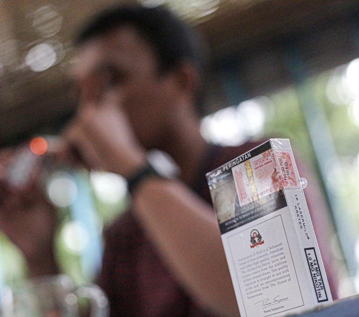 Terlebih, kenaikan tarif CHT untuk tahun 2024 juga sudah ditentukan sebesar rata-rata 10 persen, besaran yang sama dengan tahun ini.