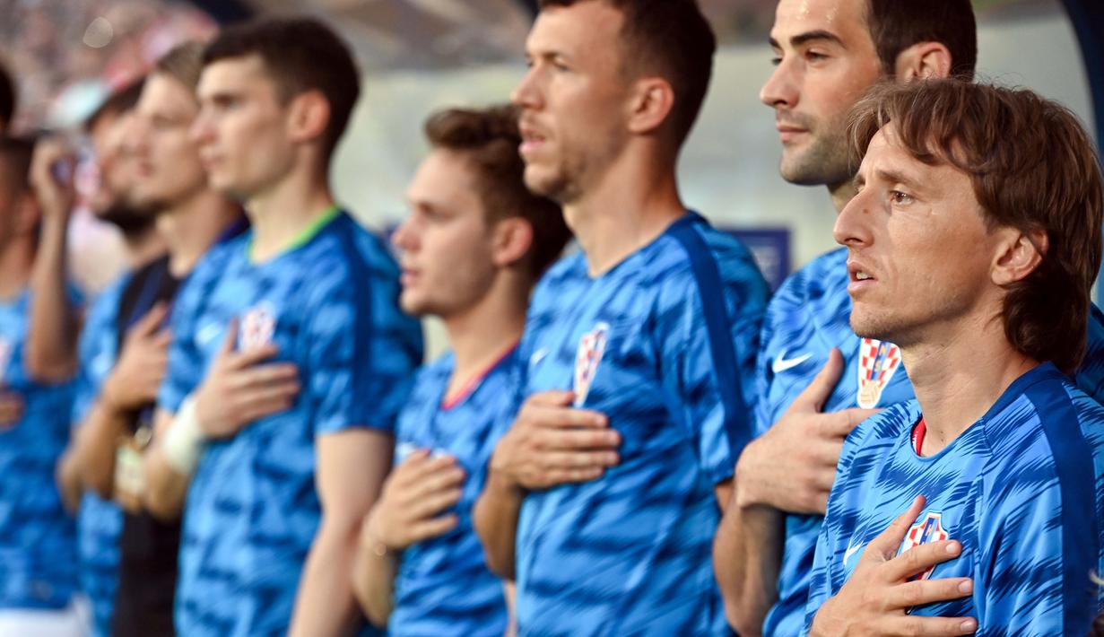 Kroasia, finalis Piala Dunia 2018 bertukar posisi dengan Portugal dan harus turun satu peringkat ke urutan enam dengan 1.625 poin. (AFP/Denis Lovrovic)