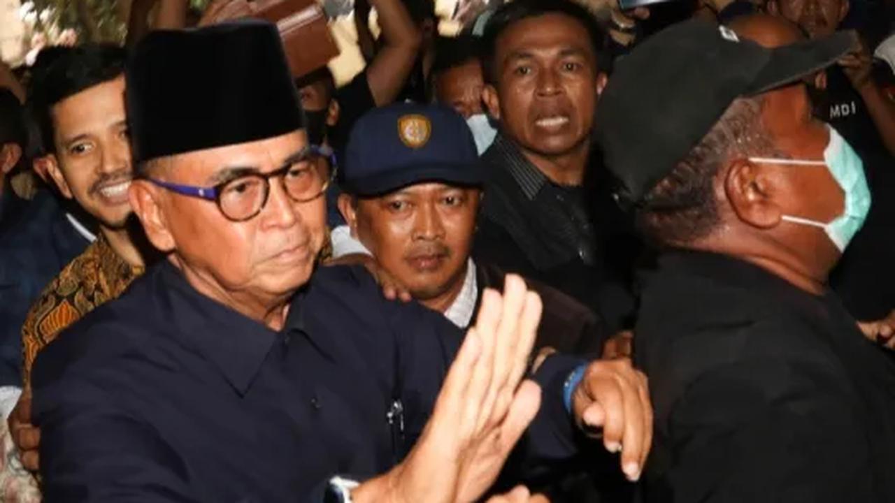 Kuasa Hukum Panji Gumilang Ali Syaifudin mengatakan, kliennya akan mengikuti proses hukum kasus dugaan penodaan agama.