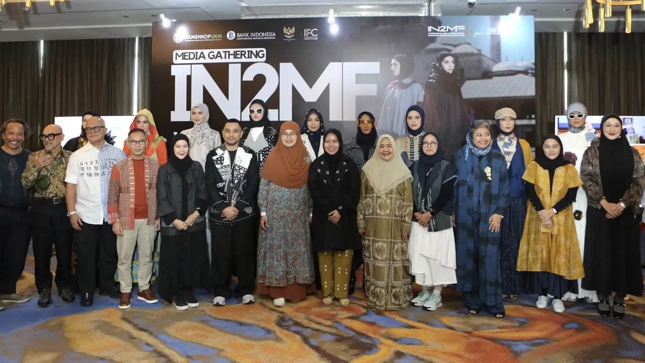 Belasan Desainer Indonesia Siap Pamerkan Modest Fashion dengan Sentuhan Wastra Nusantara di Paris