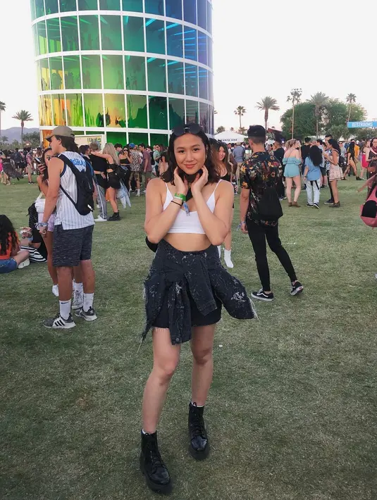 Bahkan baru-baru ini, Maura Munaf berhasil menyabet penghargaan dalam kompetisi global membuat poster di Amerika Serikat. (Foto: Instagram/ @mayzurstla)