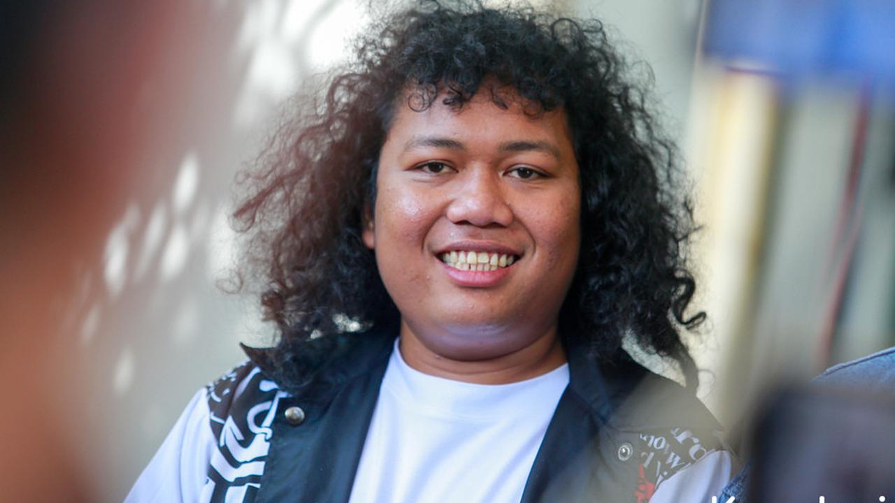"Bisa dibilang sangat jomplang antara saya dengan abang Ahmad Riza Patria, bisa kayak Bintaro dan Ciputat. Banyak yang bilang ini adalah bercandaan dan sebagainya,” kata Marshel ditemui di kawasan Mampang Prapatan, Jakarta Selatan, Senin (8/7/2024).