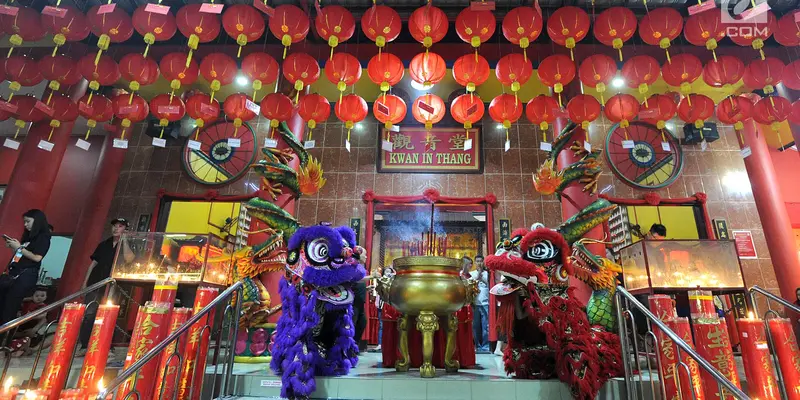 Barongsai Bersembahyang di Malam Imlek 2019