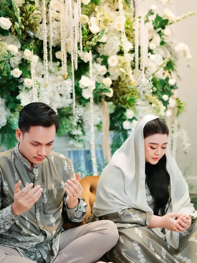 Hamil Anak Pertama, Ini 6 Potret Pengajian 4 Bulanan Clarissa Putri yang Khidmat