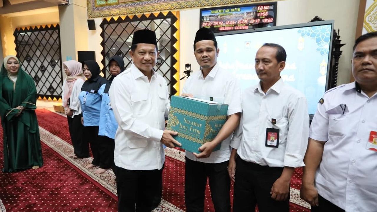 Mendagri Tito Karnavian saat acara buka bersama dan ceramah agama di Masjid An-Nuur Kantor Pusat Kemendagri