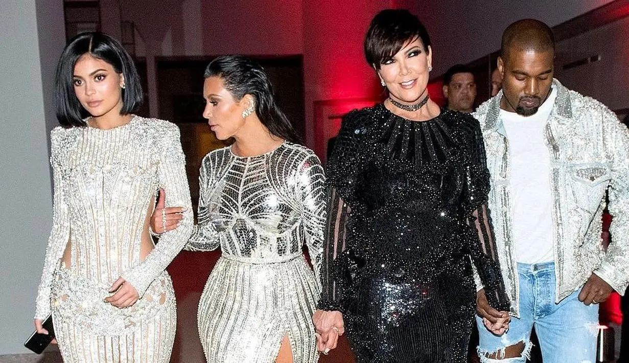 Kylie Jenner sendiri terkenal berkat reality show milik keluarganya, Keeping Up With The Kardashians. (instagram/kyliejenner)