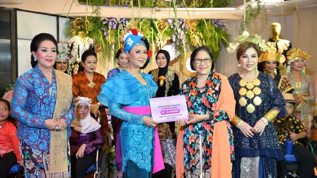 Adanya Peran Sosial dari Perempuan Indonesia Lestarikan Kebaya Sebagai Budaya