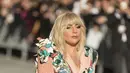 Seperti yang dilansir dari E! News, Selasa (19/9), pihak promotor mengungkap pernyataan resmi soal sakit yang diderita Gaga saat ini. Menurutnya, Gaga sangat merasakan sakit yang sangat berlebih ditubuhnya. (AFP/Geoff Robins)