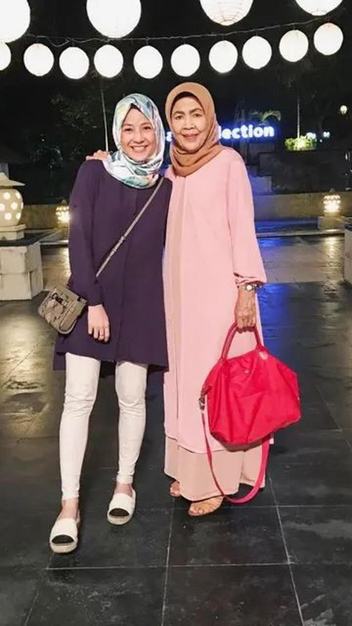 Mama Elmawita Selalu Mendampingi Natasha
