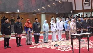 Pelantikan 11 pejabat Pimpinan Tinggi Pratama atau setara eselon II di lingkungan Pemerintah Provinsi (Pemprov) DKI Jakarta. (Liputan6.com/Winda Nelfira)