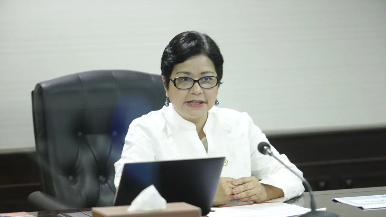 Ketua Dewan Audit OJK Sophia Wattimena dalam Courtesy Meeting dengan Ikatan Auditor Intern Bank (IAIB) di Kantor OJK, Jakarta, Jumat (24/3/2023). (Dok OJK)