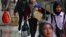 Pada Kamis 2 Januari 2025 terjadi lonjakan jumlah penumpang kereta api jarak jauh yang tiba di Jakarta dan stasiun lain di wilayah Daop 1 Jakarta yang mencapai 43.957 penumpang. (Liputan6.com/Angga Yuniar)