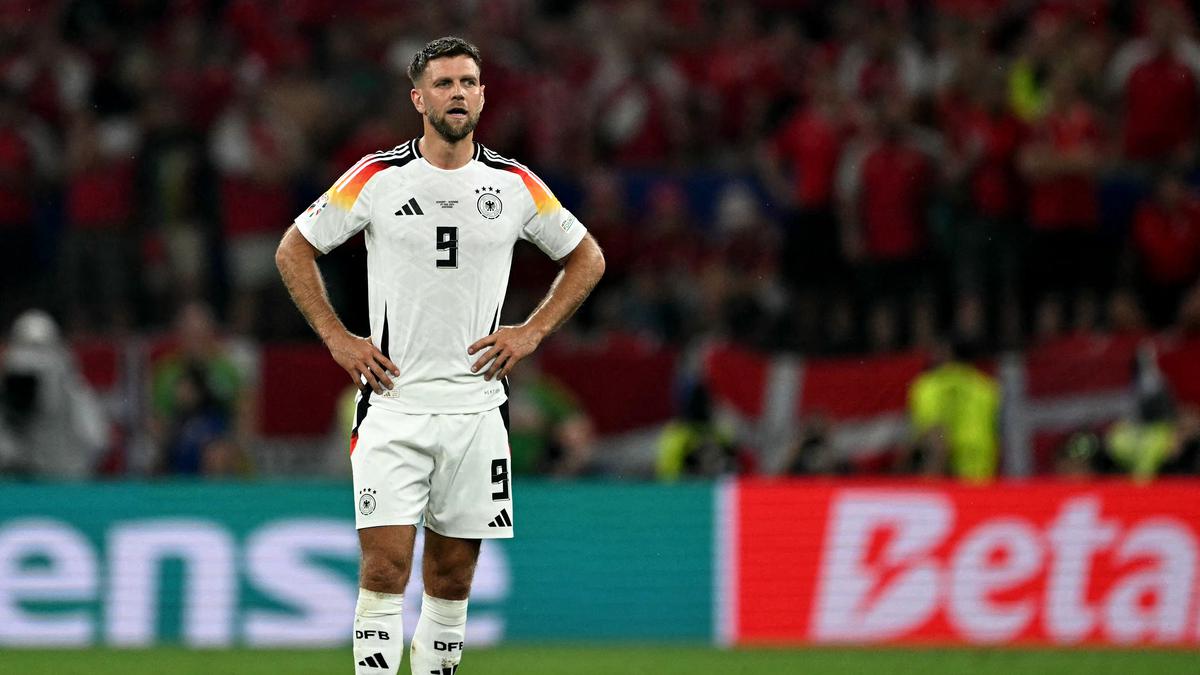 AC Milan Menolak Uluran Tangan Niclas Fullkrug: Solusi Datang, tapi Risiko Terlalu Besar