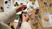 How to Press Flowers in a Book: A Great and Easy DIY Project