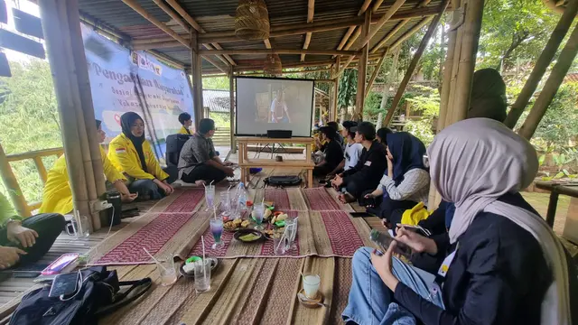 Vokasi UI Dukung Pengembangan Desa Wisata dan Permainan Tradisional Lewat Siniar