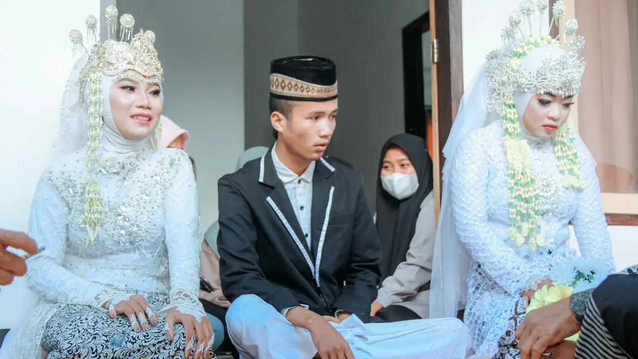 Viral Pria di Lombok Nikahi Dua Wanita Sekaligus, Curi Perhatian Warganet
