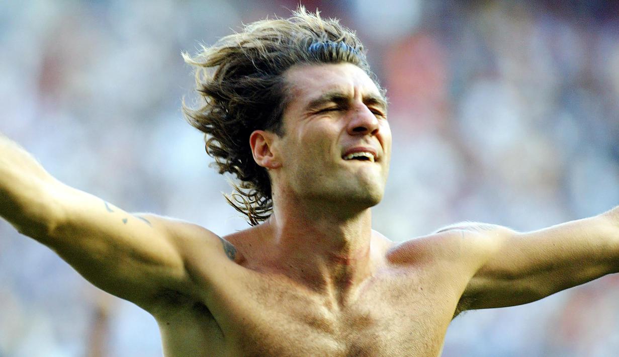 2. Christian Vieri - Striker legendaris Italia ini mencapai puncak kariernya kala bermain untuk Inter Milan pada periode 1999-2005. Menorehkan 143 penampilan pemain dengan panggilan Bobo ini mencetak 103 gol. (AFP/Patrick Hertzog)