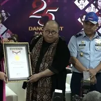 Zaskia Gotik membacakan pancasila di saat album  DanceDhut Nation 2016 dirilis.