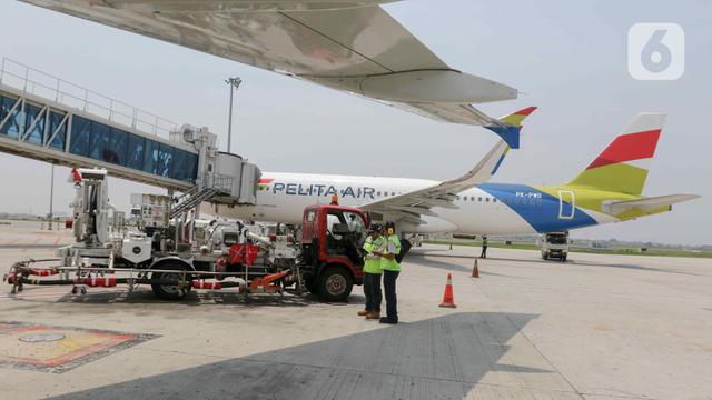 Melihat dan Memahami Proses Pengisian Bahan Bakar Pesawat