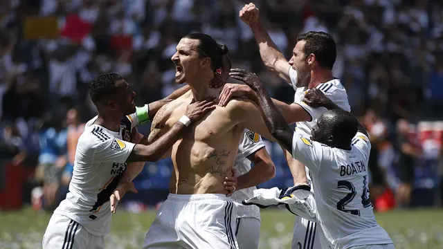 Zlatan Ibrahimovic Cetak Gol Fantastis