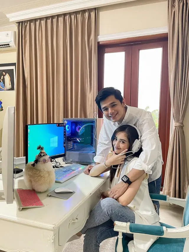 Rayn Wijaya beri kejutan ultah Ranty Maria (Foto: Instagram raynwijaya26)