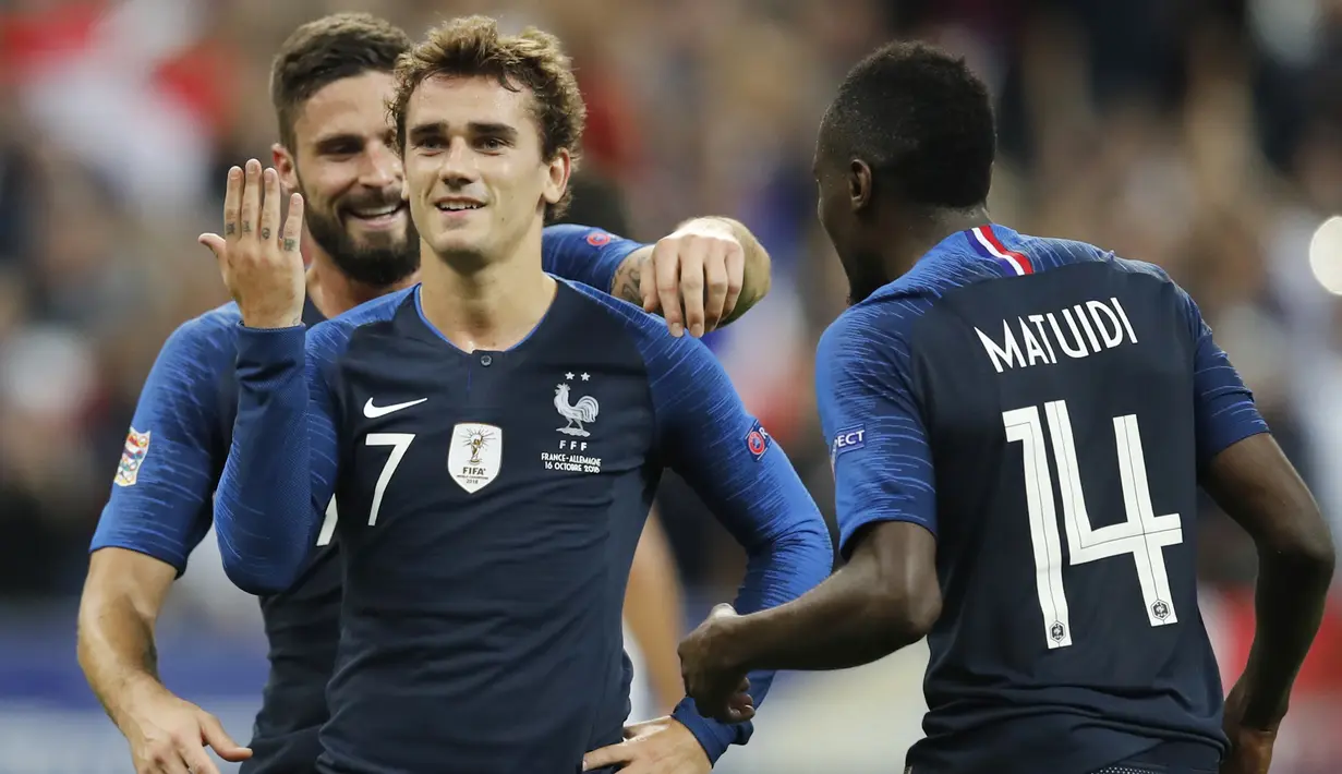 Penyerang Prancis, Antoine Griezmann, melakukan selebrasi usai membobol gawang Jerman pada laga UEFA Nations League di Stade de France, Paris, Selasa (16/10/2018). Prancis menang 2-1 atas Jerman. (AP/Christophe Ena)