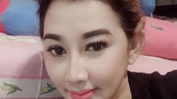 Rika Callebaut Istri Ari Sigit Soeharto Diperiksa Kasus Memiles Di Polda Jatim Showbiz Liputan6 Com