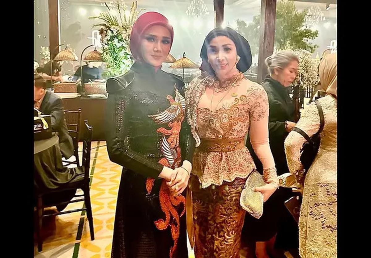 5 Inspirasi Model Clutch ala Roro Fitria, Cocok Dipadukan dengan Kebaya