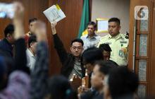 Delpedro Bacakan Pledoi dan Awali dengan Ucapan Duka atas Wafatnya Khamenei