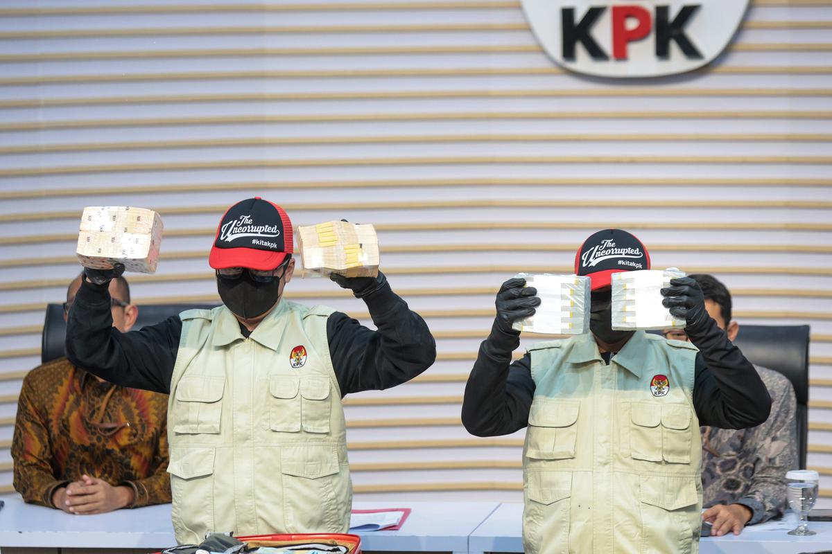 Tumpukan Uang Rp106,3 Miliar Barang Bukti OTT KPK