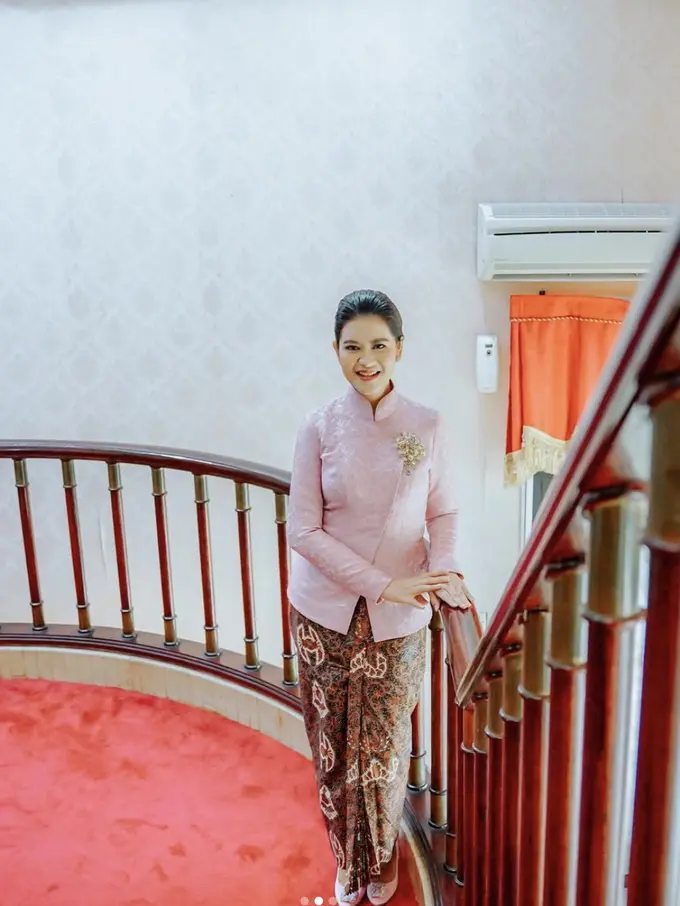 Kebaya mewah Kahiyang Ayu