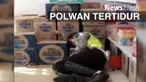 Kapolres Tegal Ajun Komisaris Besar Adi Vivid terkejut saat jagad media sosial memperbincangkan soal anak buahnya, Brigadir Dua Devi Putriing Asih. Rupanya, netizen ramai memperbincangkan Devi yang tertidur pulas beralas kardus di sebuah minimarket.