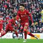Sriker muda Liverpool Kaide Gordon mencetak gol ke gawang Shrewsbury Town pada laga babak ketiga Piala FA 2021/2022 di Anfield, Minggu (9/1/2022). (AFP/Paul Ellis)