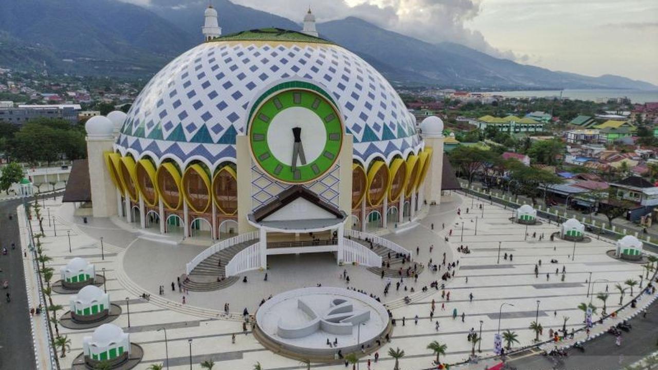 Salat Idul Fitri Perdana di Masjid Raya Baitul Khairaat Palu, Gubernur Ajak Masyarakat Silaturahmi