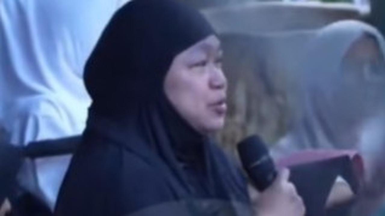 Datangi Gus Iqdam Tanpa Diduga, Ibu Geofanny Mantan Artis Cilik Era 90-an  Bikin Haru Jemaah