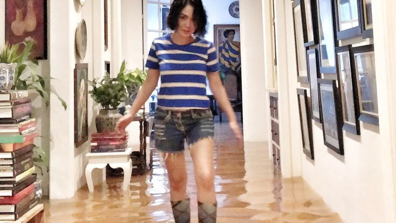 [Fimela] Artis-artis yang Rumahnya Kebanjiran- Yuni Shara