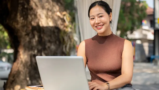 wanita january sikap gentle