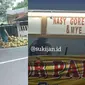 6 Tulisan Typo di Spanduk Jualan Ini Bikin Mikir Dua Kali (Sumber: Twitter/@GarasiKomedi/Instagram/sukijan.id)