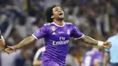 Marcelo - Pemain senior Real Madrid ini mengantongi gaji sebesar 421.000 euro atau sekitar Rp 6,8 miliar setiap minggunya. Selama berseragam Los Blancos Marcelo telah menahbiskankan dirinya sebagai salah satu bek kiri terbaik di dunia. (AP/Dave Thompson)