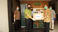 RAPP Bersama Asosiasi Pengusaha Hutan Indonesia menyerahkan bantuan alat kesehatan dan APD untuk penanganan Covid-19 di Jakarta, Selasa (21/4/2020). (Ist)