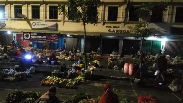 Unik, Ini 6 Potret Pasar Salatiga Terapkan Physical Distancing