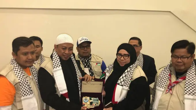 Melly Goeslaw dan Opick