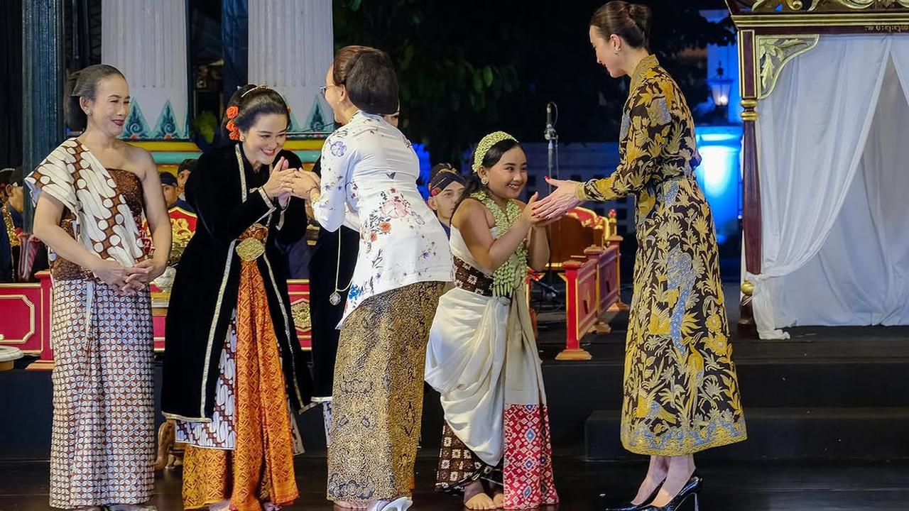 Potret Widiyanti Putri Wardhana Bersama Sri Sultan Hamengkubuwono X Hadiri Penutupan Pameran Parama Iswari