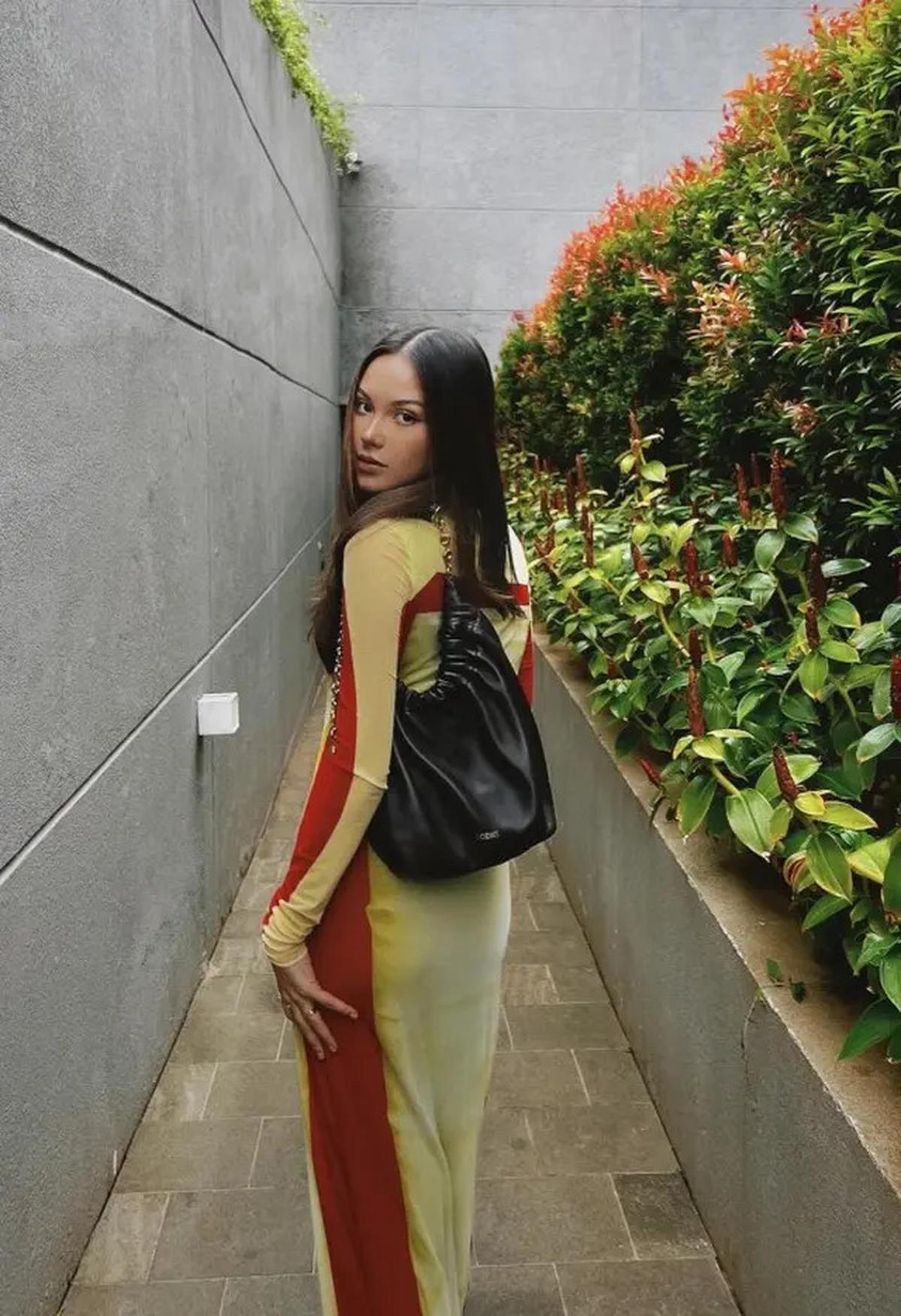 Gaya Alyssa Daguise Saat Pakai Dress Panjang, Anggun Mempesona