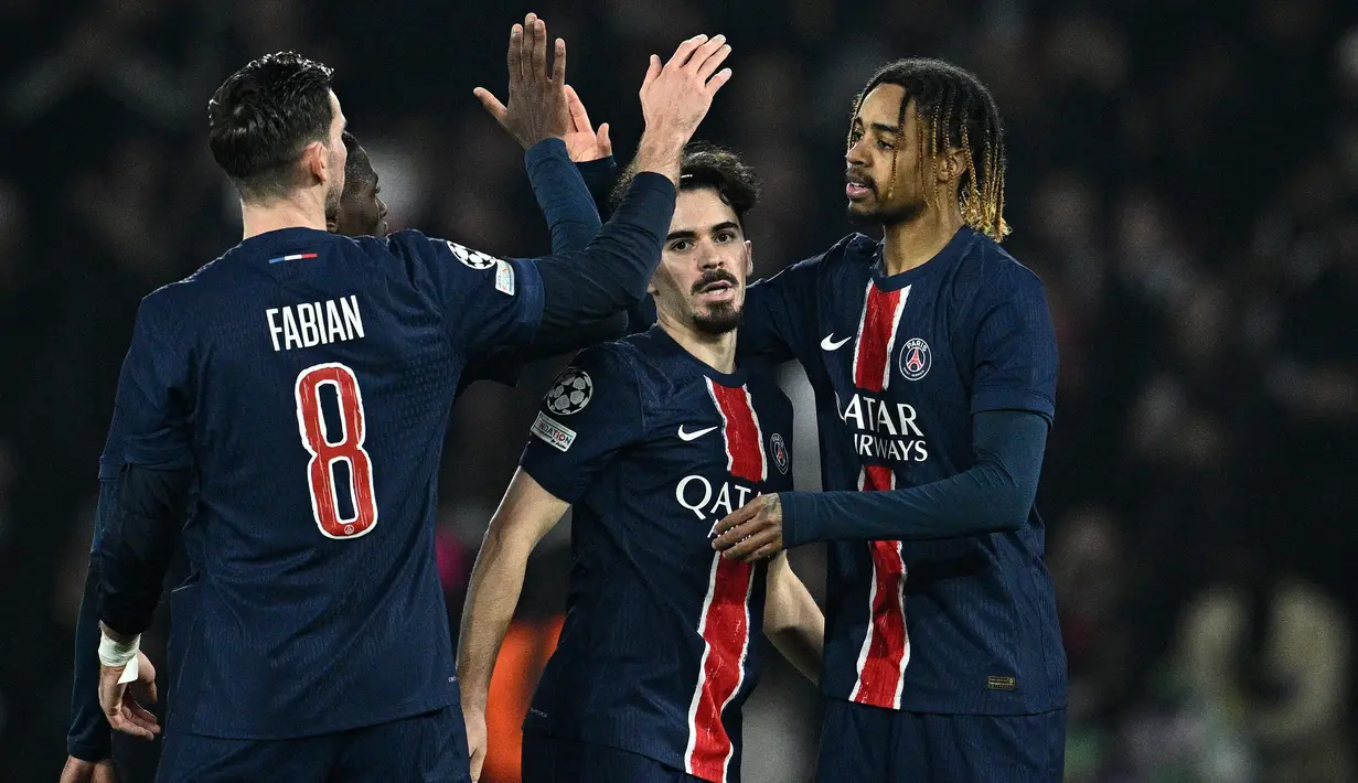 Gol keunggulan PSG bertambah setelah Vitinha mencetak gol pada menit ke-59. (JULIEN DE ROSA/AFP)